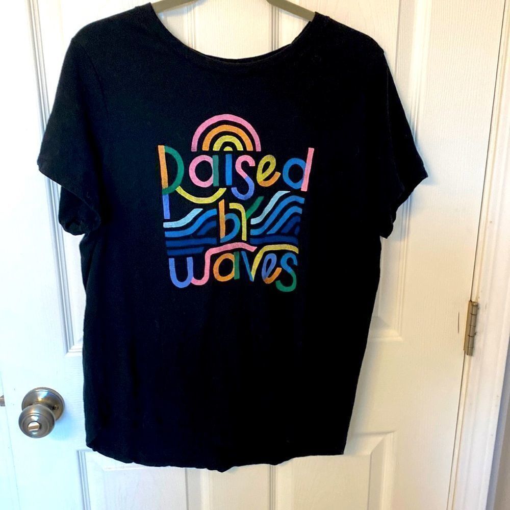 Raised by waves black graphic tee size XL